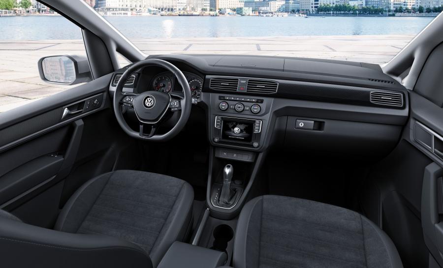  Volkswagen Caddy Highline 2015 года  (фото 6 из 19)
